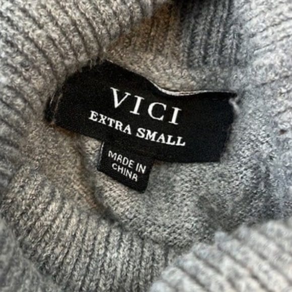 Vici Grey Turtleneck Sweater Size Extra Small - Picture 5 of 8